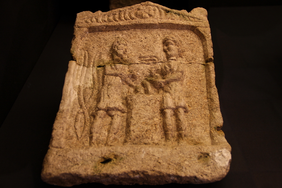 Tesori Albania_38.JPG - Stele dei fabbri - Pietra arenaria - Tren (Korce), Fine III inizio IV secolo d.c.